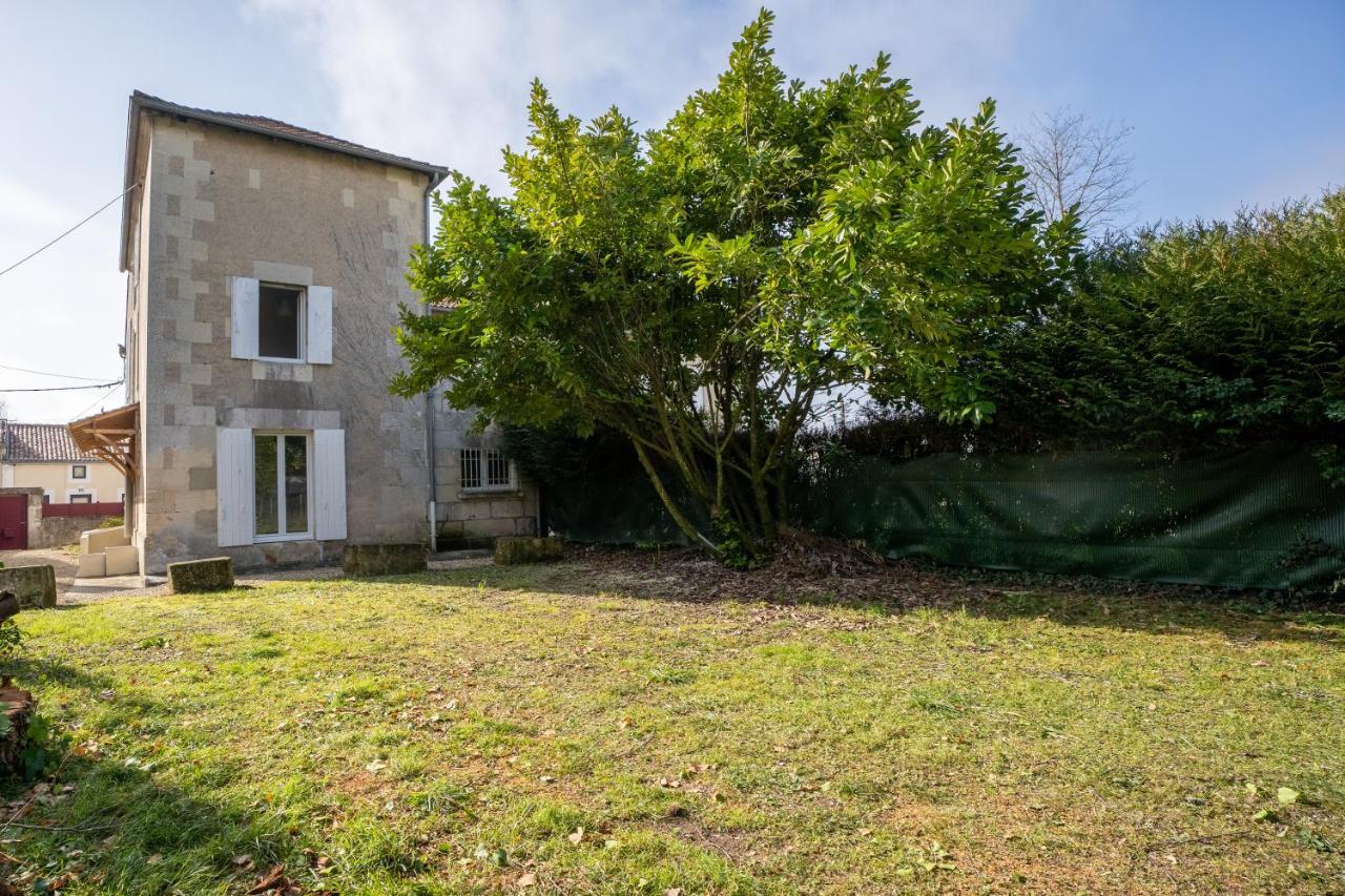 Maison De Ville Avec Jardin "La Coquette" Jonzac Ngoại thất bức ảnh